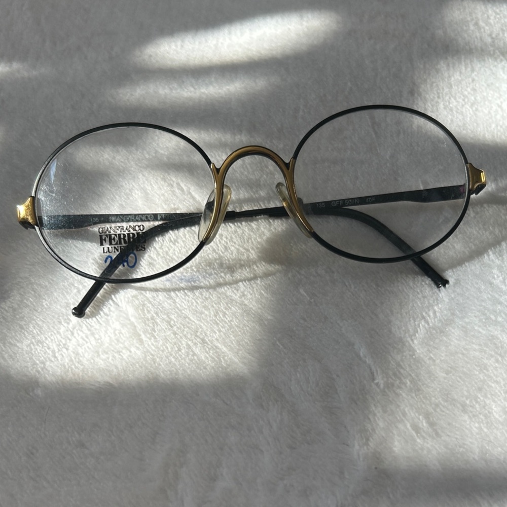 Vintage Gianfranco Ferre Lunettes Gold and Black